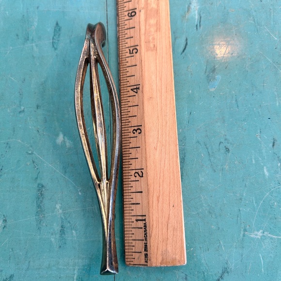 Unique asymmetrical dresser handle pull hardware silver chrome - Picture 3 of 5